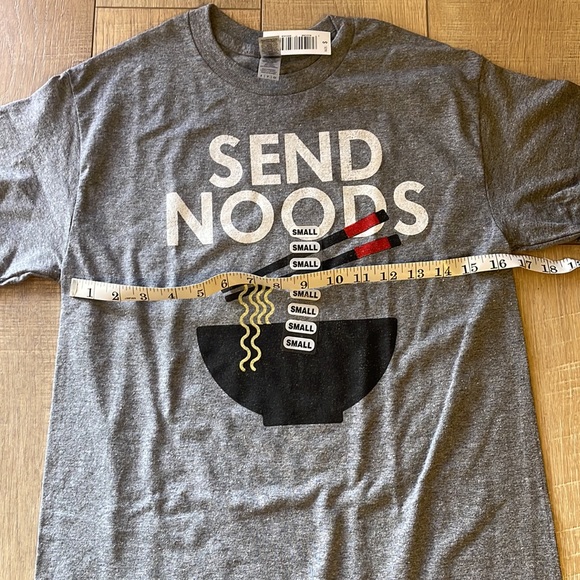 Send Noods! 🍝   •GRAPHIC TEE• - Picture 5 of 6